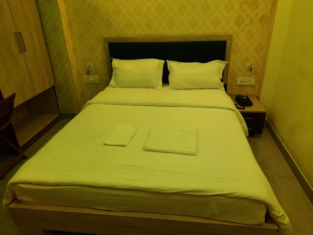 Hotel Delight Deluxe Pipra Dewas Экстерьер фото