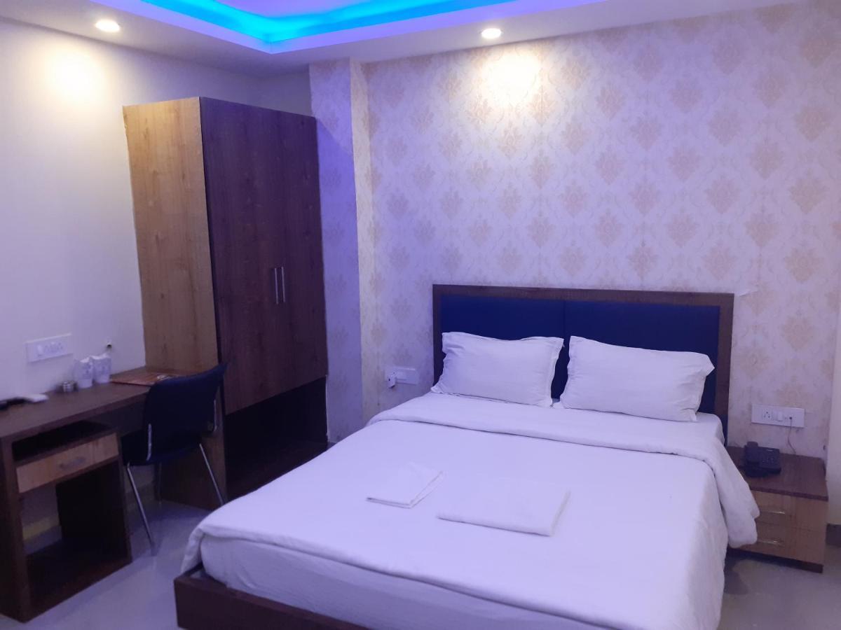 Hotel Delight Deluxe Pipra Dewas Экстерьер фото